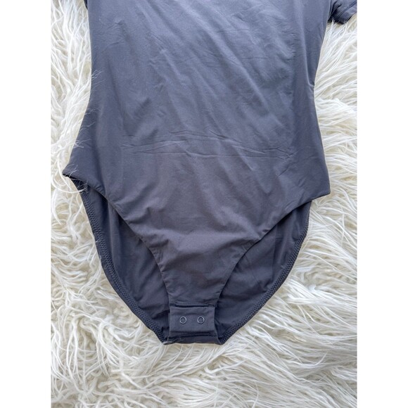 Skims Fits Everybody T-Shirt Bodysuit Onyx Size Small - Picture 6 of 10